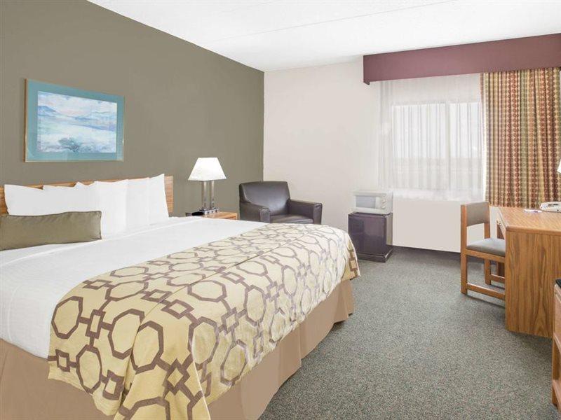 Baymont By Wyndham Janesville Exterior foto
